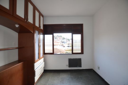 Quarto 1 de apartamento para alugar com 2 quartos, 60m² em Praça Seca, Rio de Janeiro
