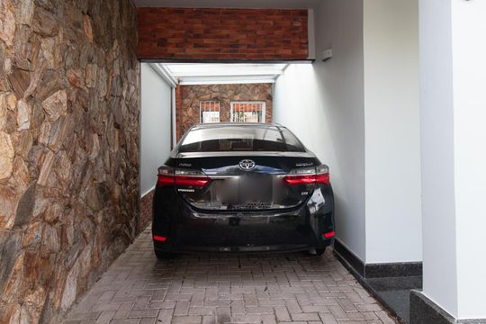 Garagem de casa à venda com 4 quartos, 240m² em Azenha, Porto Alegre