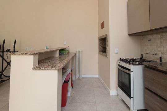 Churrasqueira de casa à venda com 4 quartos, 240m² em Azenha, Porto Alegre