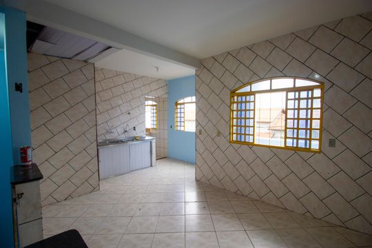 Casa para alugar com 4 quartos, 150m² em Quadra 300, Brasília