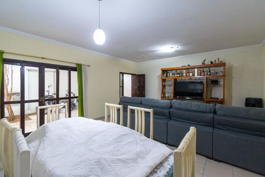 Casa à venda com 3 quartos, 250m² em Vila Mira, São Paulo