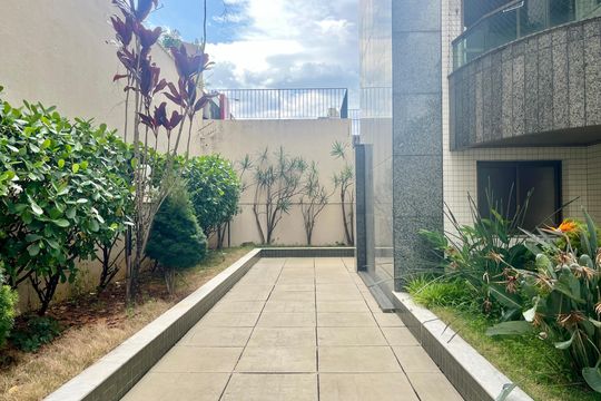 Apartamento para alugar com 4 quartos, 136m² em Savassi, Belo Horizonte