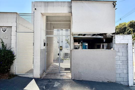 Fachada de apartamento para alugar com 2 quartos, 50m² em Chácara Contagem, Contagem