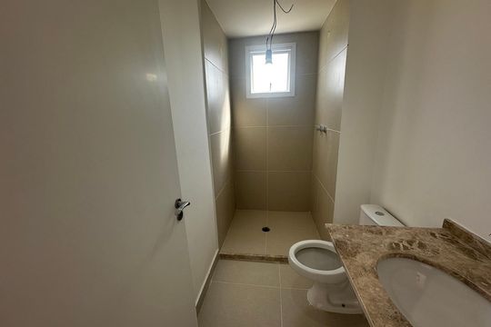 Banheiro de apartamento à venda com 3 quartos, 87m² em Vila Dom Pedro I, São Paulo