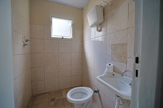 Banheiro de casa para alugar com 2 quartos, 50m² em Vila Ré, São Paulo
