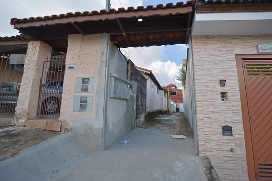 Fachada de casa para alugar com 2 quartos, 50m² em Vila Ré, São Paulo