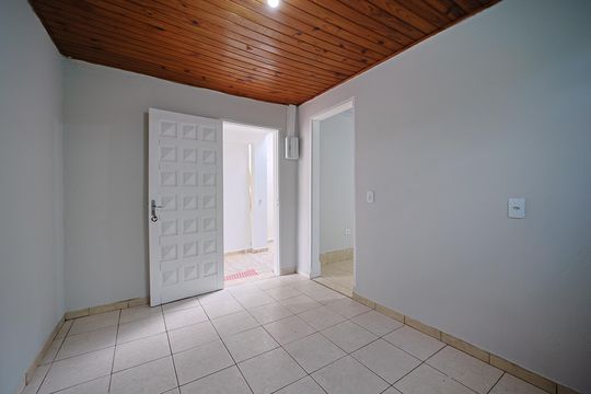 Quarto 1 de casa para alugar com 2 quartos, 50m² em Vila Ré, São Paulo