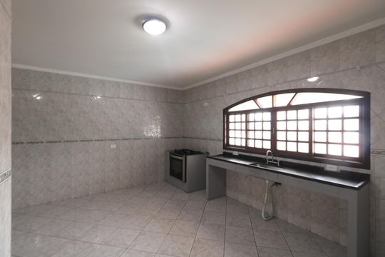Cozinha de casa para alugar com 2 quartos, 180m² em Nova Gerti, São Caetano do Sul