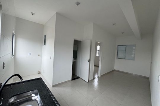 Sala/Cozinha de kitnet/studio para alugar com 1 quarto, 32m² em São Pedro, Osasco