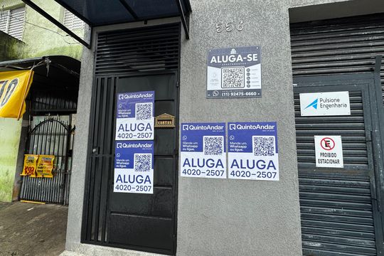 Fachada com PLACA GRANDE de kitnet/studio para alugar com 1 quarto, 32m² em São Pedro, Osasco