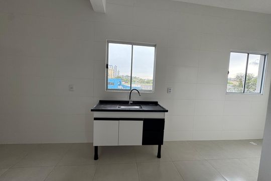 Cozinha de kitnet/studio para alugar com 1 quarto, 32m² em São Pedro, Osasco