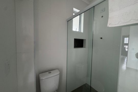 Banheiro de kitnet/studio para alugar com 1 quarto, 32m² em São Pedro, Osasco