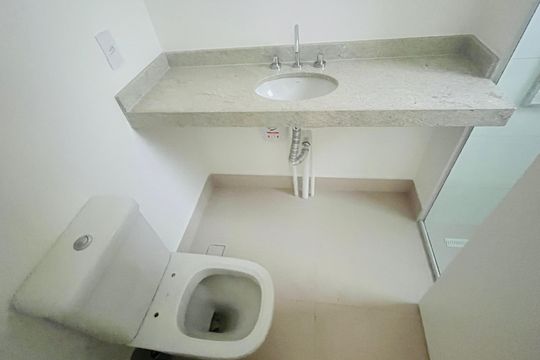 Banheiro Social de apartamento à venda com 1 quarto, 41m² em Centro, Campinas