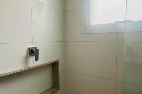 Banheiro Social de apartamento à venda com 1 quarto, 41m² em Centro, Campinas