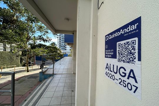 Placa  de apartamento para alugar com 3 quartos, 85m² em Itacorubi, Florianópolis