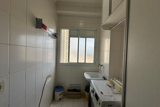 Área de Serviço de apartamento para alugar com 2 quartos, 60m² em Jardim Tupanci, Barueri