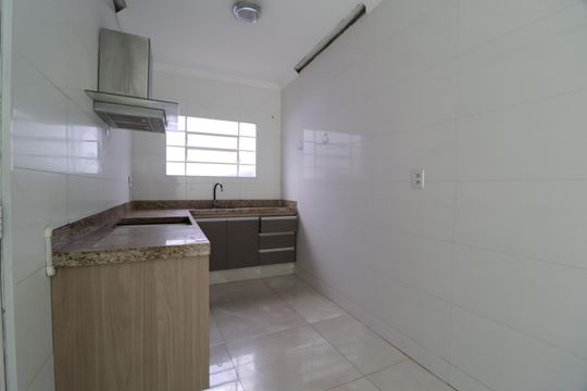 Cozinha de casa para alugar com 3 quartos, 130m² em Aclimação, Uberlândia
