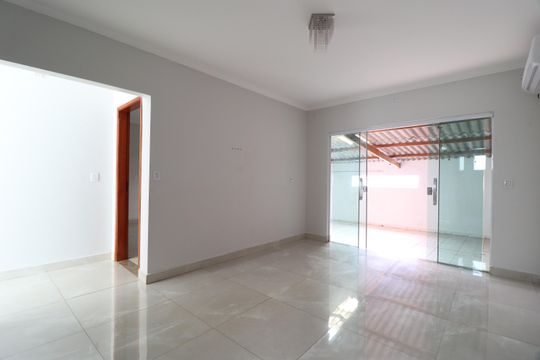 Casa para alugar com 3 quartos, 130m² em Aclimação, Uberlândia