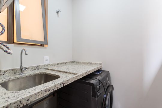 Área de Serviço de apartamento para alugar com 2 quartos, 68m² em Indianópolis, São Paulo