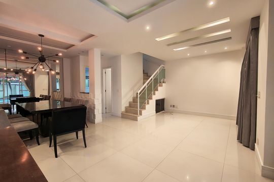 Casa de Condomínio para alugar com 4 quartos, 200m² em Recreio dos Bandeirantes, Rio de Janeiro