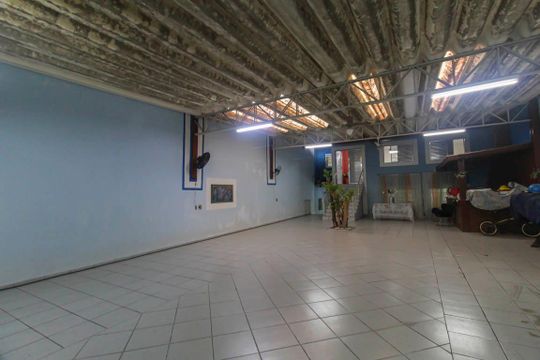 Garagem de casa à venda com 1 quarto, 300m² em Vila Aurea, São Paulo