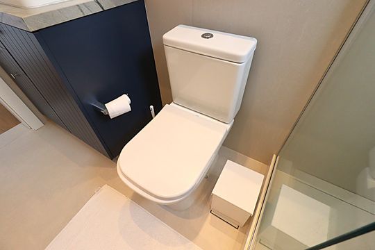 Banheiro da Suíte de apartamento para alugar com 1 quarto, 96m² em Passo D’areia, Porto Alegre