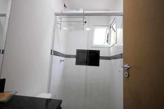 Banheiro Suíte de apartamento à venda com 2 quartos, 56m² em Vila Gilda, Santo André