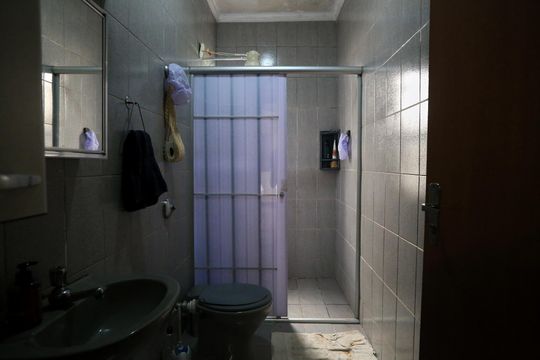 Banheiro da Suíte de casa para alugar com 3 quartos, 120m² em Ana Lúcia, Belo Horizonte