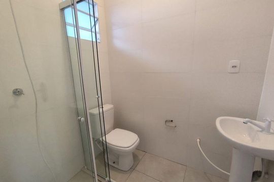 Banheiro de apartamento para alugar com 1 quarto, 38m² em Ipiranga, São José