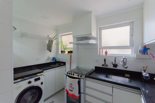Cozinha e Área de Serviço de apartamento à venda com 2 quartos, 52m² em Paraíso, São Paulo