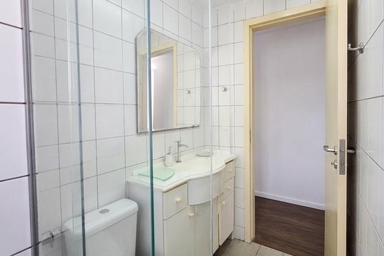 Banheiro de apartamento para alugar com 2 quartos, 78m² em Sarandi, Porto Alegre