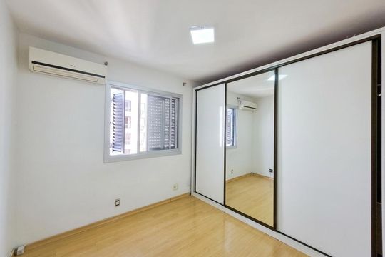 Quarto de apartamento para alugar com 2 quartos, 78m² em Sarandi, Porto Alegre
