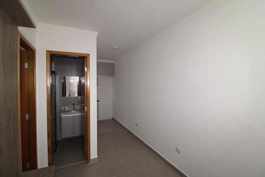 Sala / Cozinha de apartamento para alugar com 2 quartos, 34m² em Jardim São Paulo, São Paulo