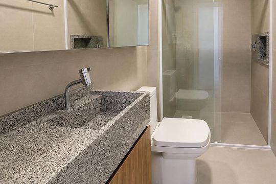 Banheiro de apartamento para alugar com 1 quarto, 34m² em Trindade, Florianópolis