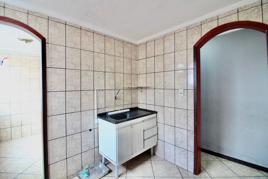 Cozinha de apartamento para alugar com 2 quartos, 58m² em Conjunto Residencial José Bonifácio, São Paulo