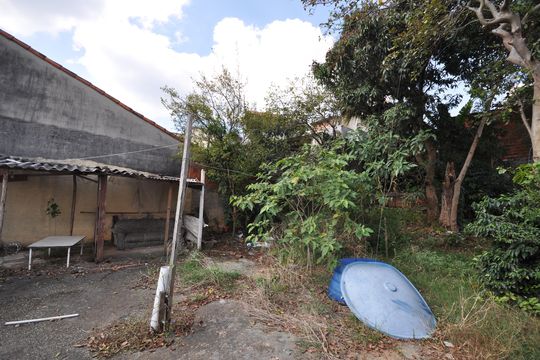 Quintal de casa à venda com 1 quarto, 302m² em Jardim Daysy, São Paulo