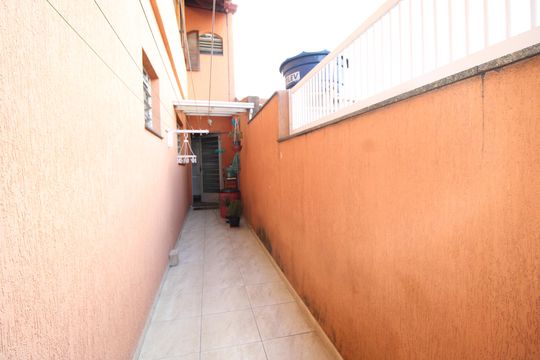 Corredor externo de casa à venda com 3 quartos, 88m² em Vila São Silvestre (zona Leste), São Paulo