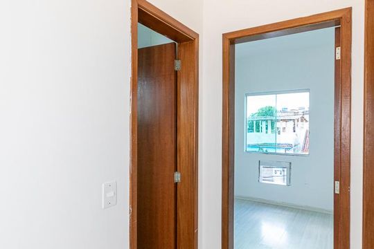 Hall do 2º andar de casa de condomínio para alugar com 2 quartos, 70m² em Penha, Rio de Janeiro