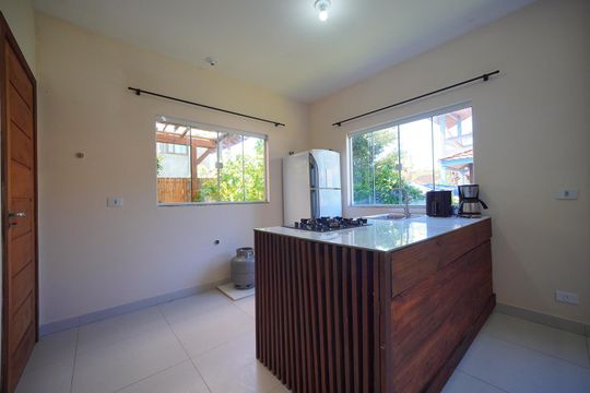 Cozinha de casa para alugar com 3 quartos, 130m² em Campeche, Florianópolis