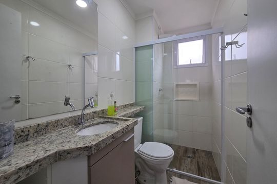 Banheiro de apartamento para alugar com 2 quartos, 87m² em Vila Sao Paulo, Praia Grande