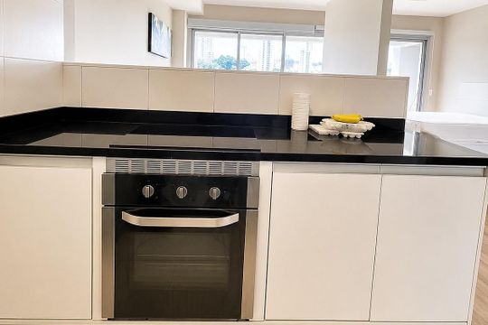 Cozinha de kitnet/studio para alugar com 1 quarto, 49m² em Cidade Monções, São Paulo