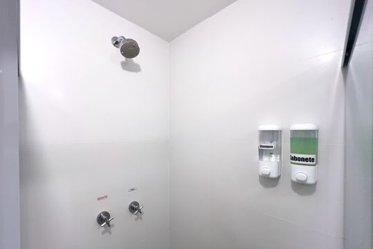 Banheiro de kitnet/studio à venda com 1 quarto, 21m² em Ipiranga, São Paulo