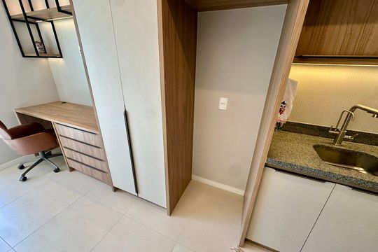 Cozinha de kitnet/studio para alugar com 1 quarto, 24m² em Jardim das Acacias, São Paulo