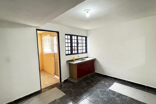 Cozinha de casa para alugar com 2 quartos, 58m² em Vila Camilópolis, Santo André