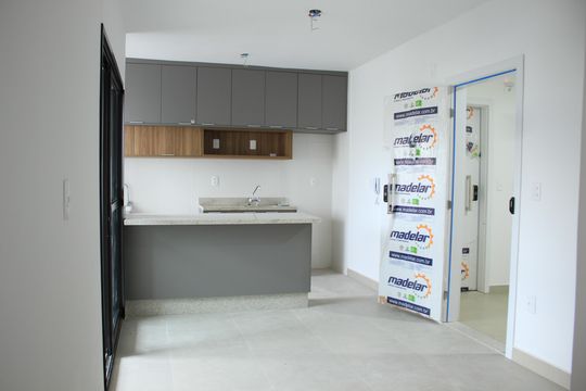 Sala e Cozinha ao fundo de apartamento à venda com 2 quartos, 59m² em Estoril, Belo Horizonte