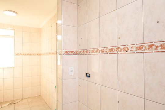 Cozinha de apartamento para alugar com 2 quartos, 52m² em Conjunto Habitacional Fazenda do Carmo, São Paulo