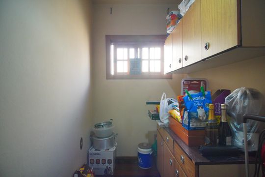 Despensa de casa à venda com 4 quartos, 550m² em Cristo Rei, São Leopoldo