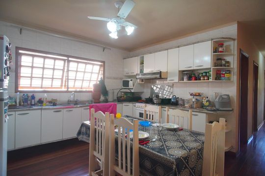 cozinha de casa à venda com 4 quartos, 550m² em Cristo Rei, São Leopoldo