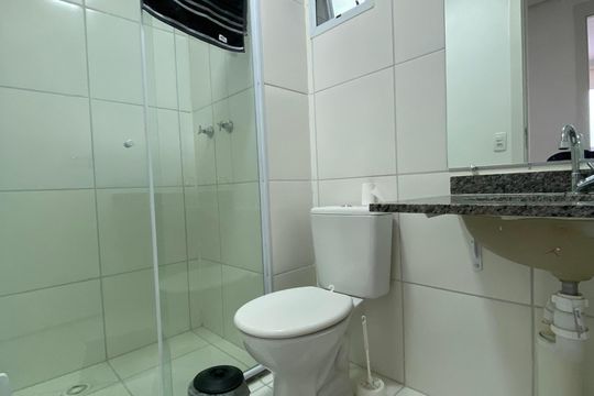 Banheiro de apartamento para alugar com 2 quartos, 48m² em Jardim Peri Peri, São Paulo