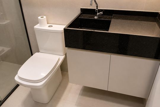 Banheiro de kitnet/studio para alugar com 1 quarto, 33m² em Trindade, Florianópolis